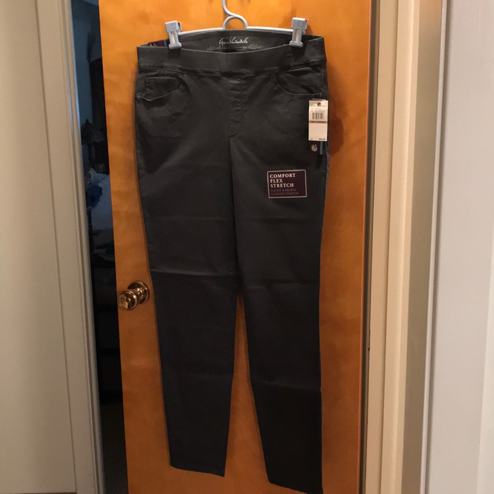 Gloria Vanderbilt Pull On Jeans